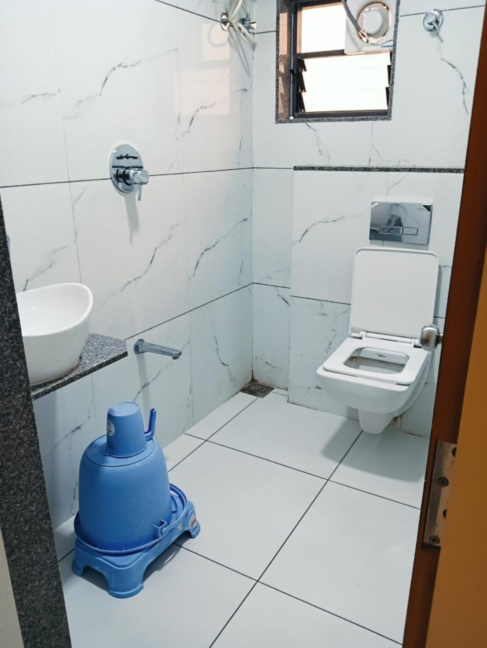 Hotel Crossview Palanpur Екстер'єр фото