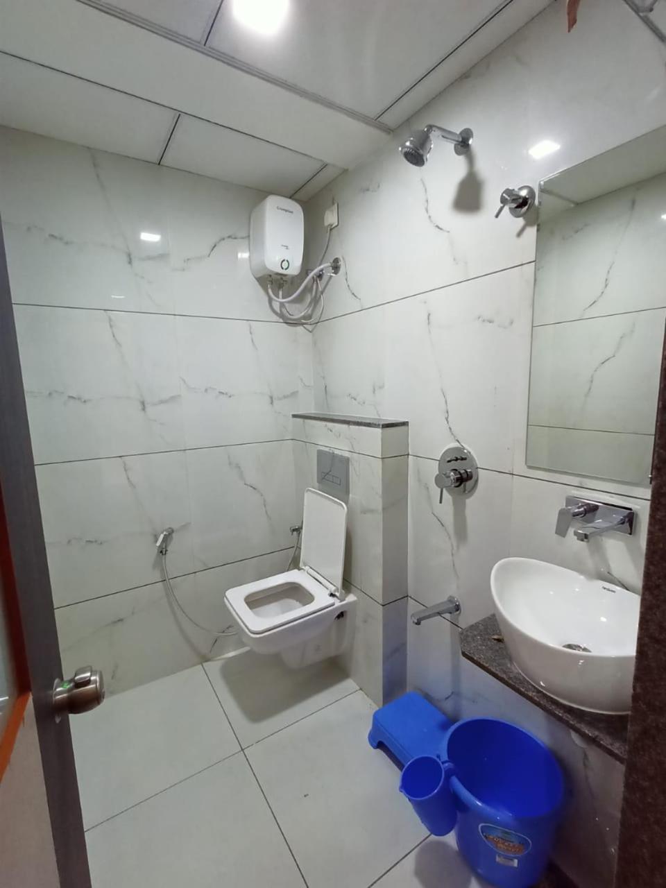 Hotel Crossview Palanpur Екстер'єр фото